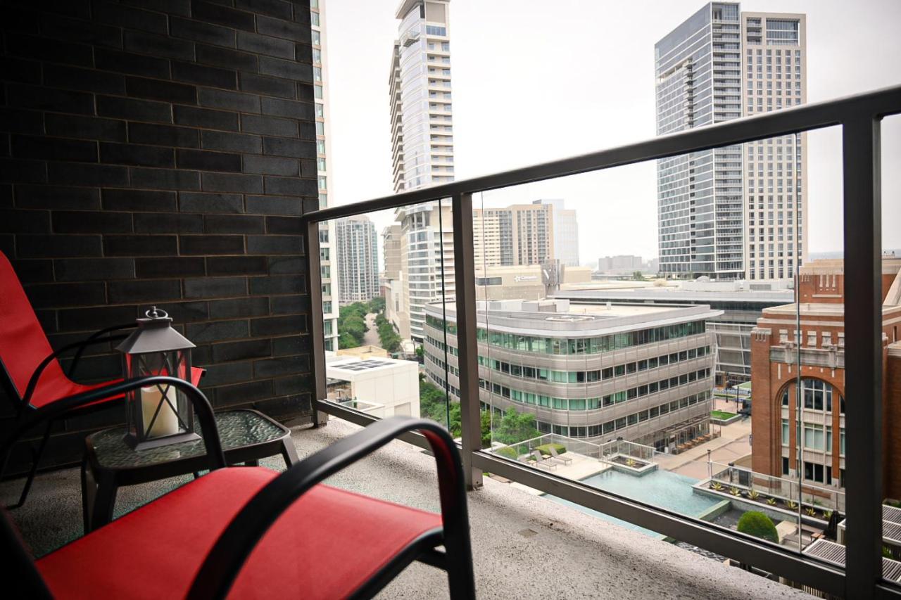 Downtown Dallas Apt With View Walking Distance To Aac With Free Parking Pool Wifi Exteriér fotografie
